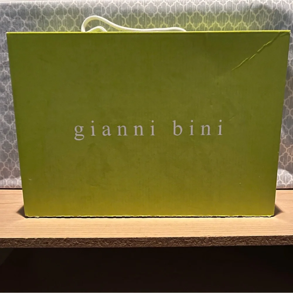 Gianni Bini AvivaTwo Patent Lug Sole Platform Loafers 🖤 - Picture 9 of 15